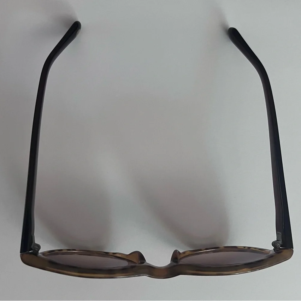 FOSSIL FW99 Round Tortoise Shell Sunglasses Gradient Lens